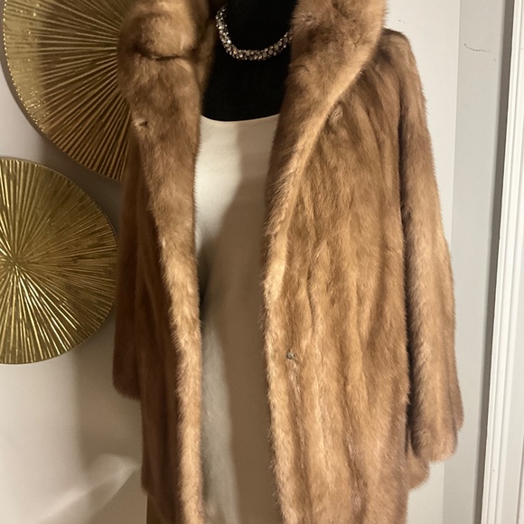**Vintage Genuine Mink Coat with Fur Belt** - Picture 7 of 9